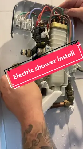 Ask @Allen Hart in the comments, been to a few easy jobs today but this is one that tends to be a nice job to do replacing an electric shower like for like. Disconnect and plumb in a new unit #plumber #plumbing 
