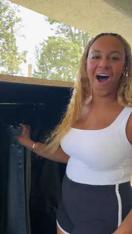 Very excited to receive a special delivery of the AE X Maddie & Kenzie collection @American Eagle #aepartner #aejeans 