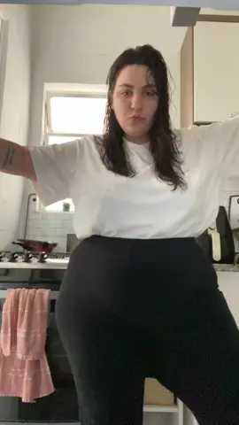 tudo que eu como em um dia 😋 #tudoqueeucomoem1dia #tdqueeucomo #minivlog #plussize #curvy #alimentaçãosaudável #viral #fy #fyp #food #comida 