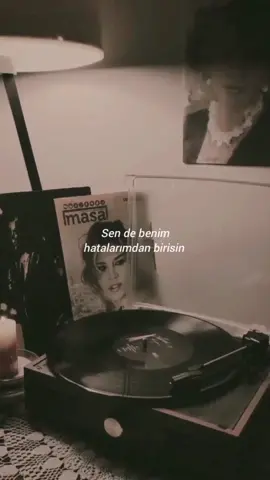 Sezen Aksu - Hata 🌙 #sezenaksuhata  #lyrics #şarkılyrics #keşfet #şarkısözleri #sezenaksusözleri #sezenaksusarkilari #sezenaksu 