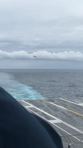 #Hawkeye #e2chawkeye  #Navy #USNavy #Ocean #DeepSea #deepseafishing #AtlanticOcean #warshipandprayer #Tiktok #ICYMI #anchorsaway #navylife #pilot #Aviation #Plane #aircraftcarrier  #Aircraft 