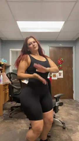 Jumpsuit is sucking the life outta me 😂 #fyp #snatched #fun 