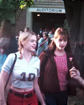 when they carried scream 1996 >> - #sidneyprescott  #tatumriley #sidneyprescottedit #tatumrileyedit #nevecampbell #nevecampbelledit #rosemcgowan #rosemcgowanedit #scream #aftereffects #viral #unshadowbanme