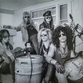 Respuesta a @andressaenz5605 knockin' on heaven's door - guns n' roses || 😻 #useyourillusionii #axlrose #music #knockinonheavensdoor #fypシ 