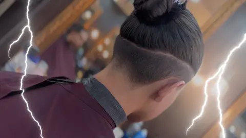Man bun x mid fade⚡️🤟🏻.                      #fade #barber #haircut #barbershop #foryou #parati #viral 