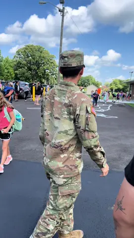Coming home best brother #fyp #viral #parati #army #armysister #parati #armystrong #armylife 