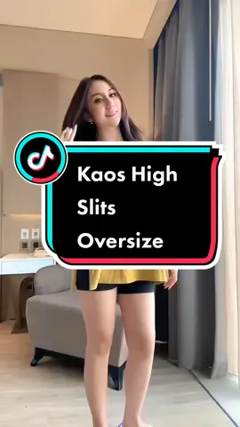 Kaos High Slits yg di pakai ada di keranjang kuning #kaoswanita #bajuwanitaoversize #kaoswanitaoversize #kaoswanitapolos #atasanwanitamurah 