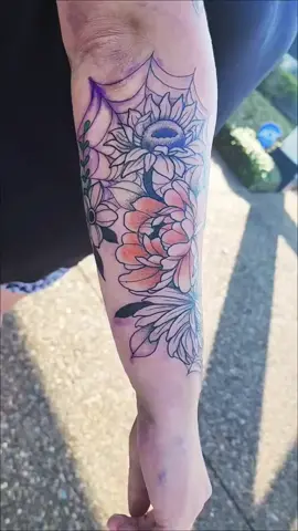 Did a thing today 😍 don’t mind the blue/purple stencil marks. #tattoo #tattootiktok #MomsofTikTok #momsover30 #spookytattoo 