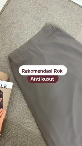 Yang males nyetrika tapi suka pake rok sini merapat😋 #rokpolos #roksimple 