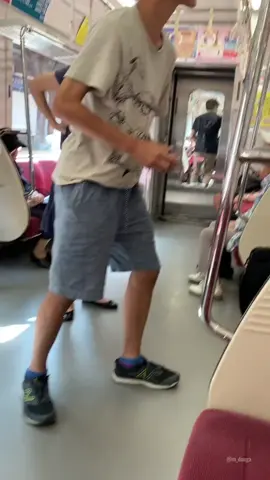 電車乗ってるときにどうしてもジュースが飲みたくなった男の末路 #夏休み #青春 #中学生 #面白い #おすすめ #運営さん大好き 