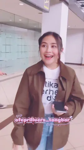Gemes banget sii kalo udah pake bahasa bayik😆 @prillylatuconsina96 #prillylatuconsina15 