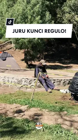 Disetiap perjalanan menuju keranu regulo, pasti kalian akan bertemu dengan bapak ini !!! Mungkin ada yang lebih tahu dengan bapak ini? Ada yang bilang juru kunci diranu regulo sini !!! Yang tahu silahkan komen dibawah yaaaa!!! #jurukunciranuregulo #jurukunci #ranuregulo #fyp #fypranuregulo #ranupani #lumajang #explorelumajang #dolanaja_ 