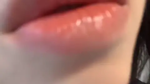 yêu hay không yêu 😍🤩#nghiengaitrung #ngamgaixinh #chinesegirl #beautiful #cutegirl #kiss #kissgirl #gáixinhtiktok #gáixinhtrungquốc #douyin抖音 #douyin_china #xuhuong2023 #xuhuong #fyp 