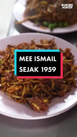 Baru tau pasal Mee Ismail ni. Orang-orang Aloq Setaq mesti dah biasa makan kan mee ni.... 📍MEE ISMAIL Jalan Alor Mengkudu, (Hadapan Caltex Alor Mengkudu) 05400 Alor Setar, Kedah 🕛4.00 ptg - 12.00 malam Jumaat Cuti 📞011 - 1020 7887 #waronghunter #alorsetar #meeismail #kedah #alormengkudu #meegoreng #meelegend #aloqsetaq #makanalorsetar 