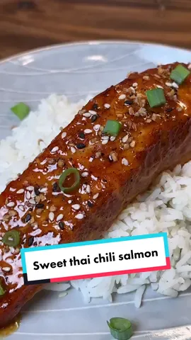 Sweet Thai chili salmon is super easy to make and packed full of flavor! #sponsoredbyninja  I used my Ninja Woodfire Oven at the bake setting and this only took 15 minutes! Glaze: 1/4 cup sweet Thai chili sauce  2 tablespoons soy sauce  Juice of half a lime  Use my link in bio and code CUE10 for 10% off your own Ninja Woodfire Oven!  #ninjaoutdooroven #ninjawoodfire #ninjakitchen 