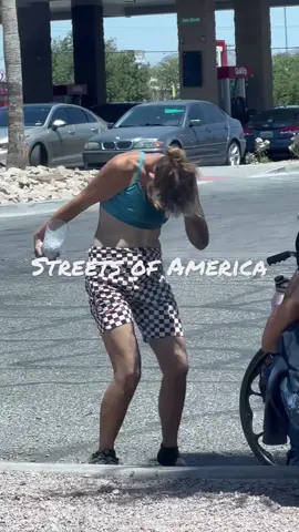 She was thirsty and I gave her fresh water#losangeles #streetsofamerica 