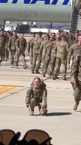 I’ll never be able to replace the 366 days i missed with my girl, but i will spend the rest of forever making it up to her. #militaryhomecoming #dogreunion #miltok 