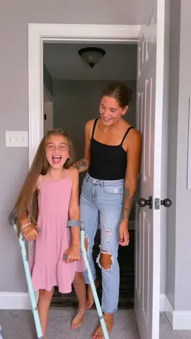 Abby's Bedroom Reveal with Pottery Barn Teen!! 😍✨ We wanted to create a room that Abby could grow with and, I think it’s safe to say, she loves it! If you’re looking to refresh your kids’ space @Pottery Barn Teen offers FREE Design Services allow you to meet with their design experts in-stores or virtually! They help you design your dream space every step of the way, from moodboard to final delivery! 💻>💌>📦 #LoveMyPBteen