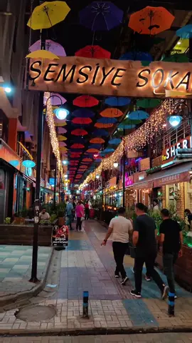 Yenilenen yüzüyle Van şemsiye sokak #VaniGezelim #keşfet #keşfet #van #aşk 