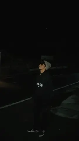 malam itu gelap kawan 