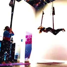 The first time i tried this and i was soooo unsure lol  . . . #yoga #ariel #arielyoga #yogi #silk #hammock #phoenix #new #scared #unsure #flex #hang #ronnieradke #losingmylife #az #arizona #littlesmashley #ashleyglodek