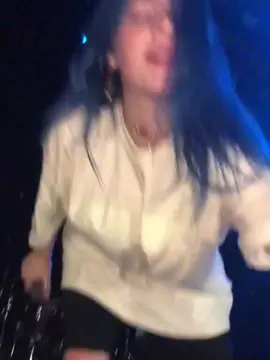 It’s blue hair🫠😍 #billie #eilish #billieeilishedit #billiebluehair #viral #fy #fypシ #billiestan #CapCut 