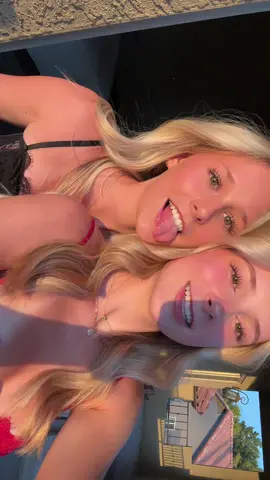 twin👯‍♀️👯‍♀️ @Taylor 