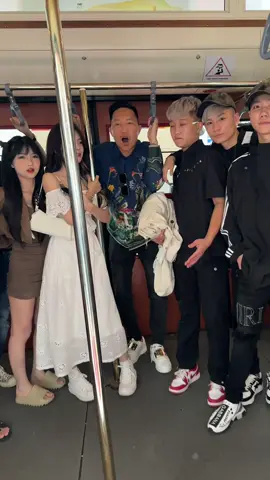 Cả nhà đưa cháu hà lên đỉnh #bkluxury #huanhoahong #xuhuongtiktok 