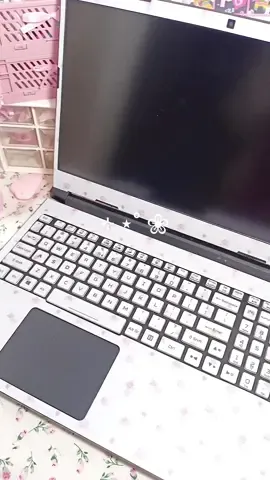 decorating my laptop ♡ #deco #garskin #laptop #stickers #pink #coquette #decostickers #decowithme #pinkstuff 