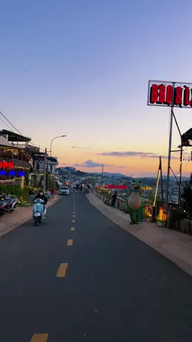 Từ bỏ không phải là tôi thua, mà là tôi đã hiểu. #dalat #clip #chill #review #nhachaymoingay #fyp 