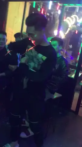 Quẩy vinahouse dép lê cực dẻo #lebao 