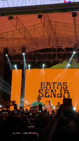 dengerin langsung dari bandnya🫶 #batassenja #nantikitasepertiini #solo 