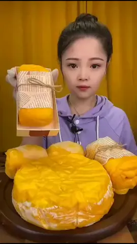 #sweetfood #asmrfood #asmrsounds #asmrvideo #asmr #cakeeating #choclateeating #tiktok #foryou #fypシ #viral #fyp #mukbang #creamycake #cakemukbang #cak