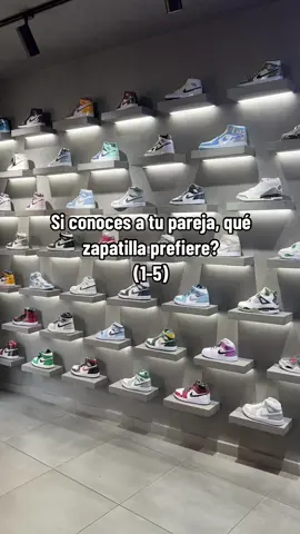 Si conoces bien a tu pareja, qué zapatilla prefiere? Os leemos ;) #Sneakers #zapatillas #moda #modaentiktok #modaurbana 