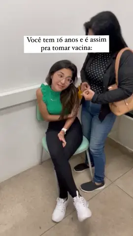 Vc tem 16 anos, mais ainda é assim pra tomar vacina: •lembrando que foram 3 vacinas que tomei nesse dia, por isso estava traumatizada ksskksksksk