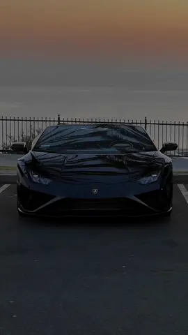 Milionários vibes 💸 . . . . . . . . . . . . #milionario #lanborghini  #marketingdigital #vibes #bugatti #rico #video #fyp #money #cash #milionariovisionario #rico #luxo #doll #dolares #luxos #carro #mansao #lanborghini