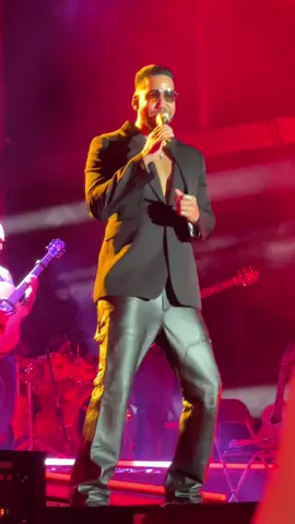 Fue tan magicoooooo🤯😭😍 #romeosantos #formula3 #romeo #concierto #tourformula3 #mexico #guadalajaramx #pañuelo @Romeo Santos 