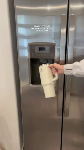 THOSE VIEWS 😍 #utah #utahliving #utahmountains #mountains #MomsofTikTok #momlife #dayinmylife #trending #fyp #productivity #motivation #workingout 