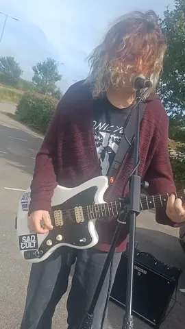 Bleaching the freak #alternative #altrock #punkrock #grungerock #funny #bandsoftiktok #emo #sad #alttiktok 