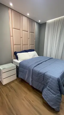 Meu quarto 💕 #quarto #quartocasaldecorado #quartodecorado #quartodemulher #apto #aptodecorado #meubrz #meubrzpremium #brzhortolandia #hortolandia #cortinalinho #led #cortineiro #cabeceiracama #camaqueen #edredomzelo #criadomudo #meuquarto #meuquartocheck #sonhorealizado #sonho #aptodossonhos 