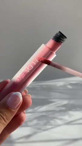 #hudabeautygiftedme @Huda Beauty Bombshell Liquid Lipstick is stunning and long-lasting matte finish that's perfect for a bold and dramatic look. Its rich pigmentation provides excellent color payoff, and the formula is generally comfortable to wear. The shade range is impressive, and 