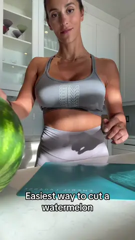 Thats one juicy and  watermelon !  #watermelon #EasyRecipe #cooking #Recipe 