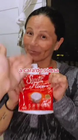 Se eu nao contasse ela nem iria descobrir KKKKK #vencido #bolodechocolate #minhamae #humorbr #meme #apocaliptica 