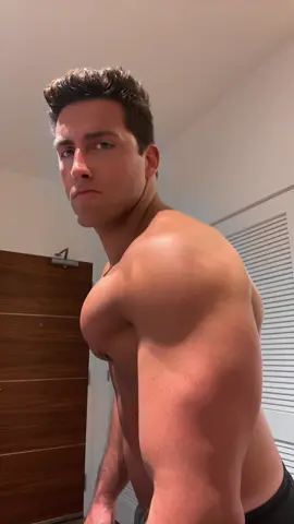 Pecs dancing in the club