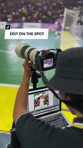 Emang boleh ngedit se-on the spot ini ? 👨🏻‍💻 #futsalindonesia #sportphotography #bintangtimursurabaya #photography #sonyalpha 