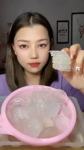 🧊❄️ 🧊❄️  . . . #shavedice #stickymatcha #ice #iceasmr #crunchyice #hardice #matchaice #buckwheat #softice #asmr #powderedmilk #matchapowder #passionfruit #videosatisfatorio #gelo #asmrgelo #matchaiceasmr #ballice #coke #whiteice #asmricebr #ASMRICE  #freezerfrost #fy #foryou #fyyyy 🧊 