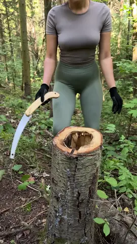 This GIRL is just a genius!🔥#camping #survival #bushcraft #Outdoors #fire 