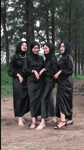 Dress ootd kondangan dimari 🫶🏻 #dresssatin #dressserut #dresskoreanstyle #dresskondangan 