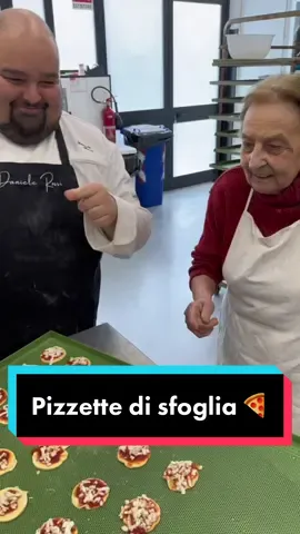 Oggi i che c’è c’è con @Nonna Silvi e Zio Dome 💥  Pizzette di sfoglia come ai vecchi tempi🍕 Se volete la ricetta della pasta sfoglia faremo un reel dedicato!  #danielerossichef #nonnasilvi #pizzette 