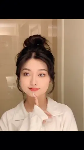 Here comes the tutorial of short-haired bun! Help you solve the problem that you can't tie your hair and have a lot of broken hair! #hairstyle #hairstyletutorial #bun #buntutorial #shorthairstyles #shorthairbun #foryou #fyp 